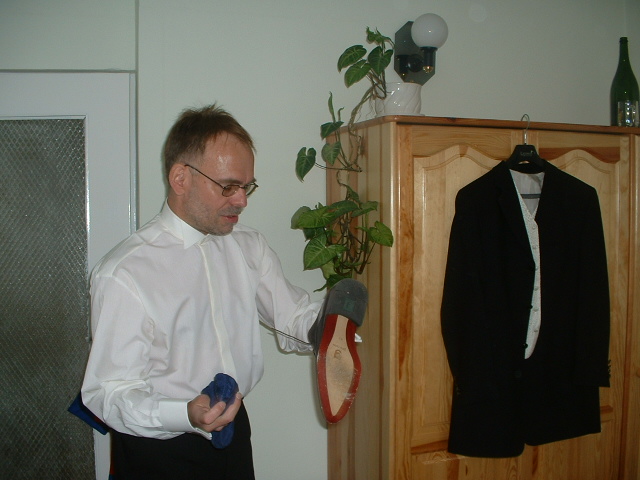 Bucik czyscimy... przedslubnymi majtkami!